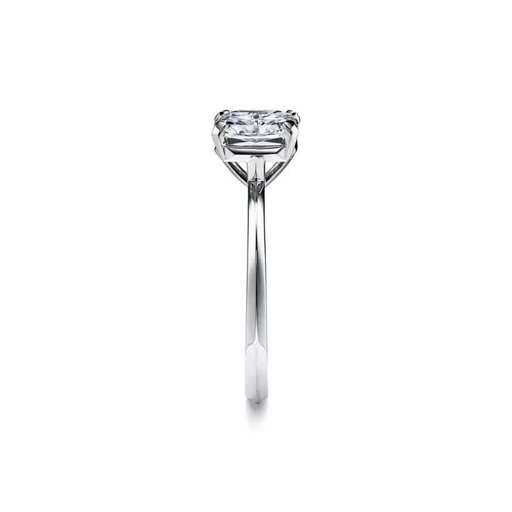 Tiffany True®:Engagement Ring with a Tiffany True® Diamond in Platinum, 4
