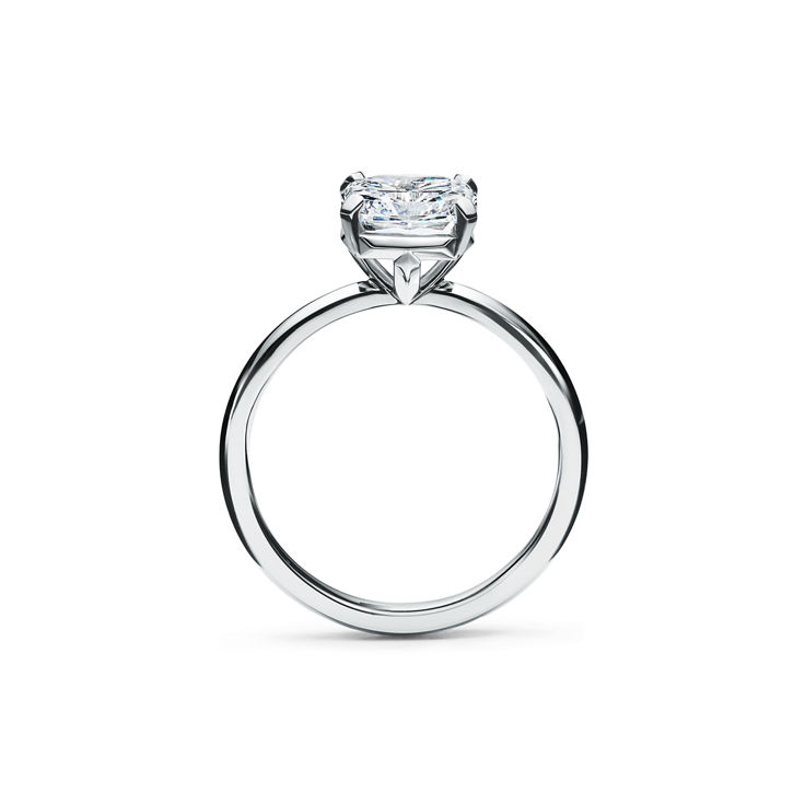 Tiffany True®: Engagement Ring with a Tiffany True®: Diamond in Platinum image number 5