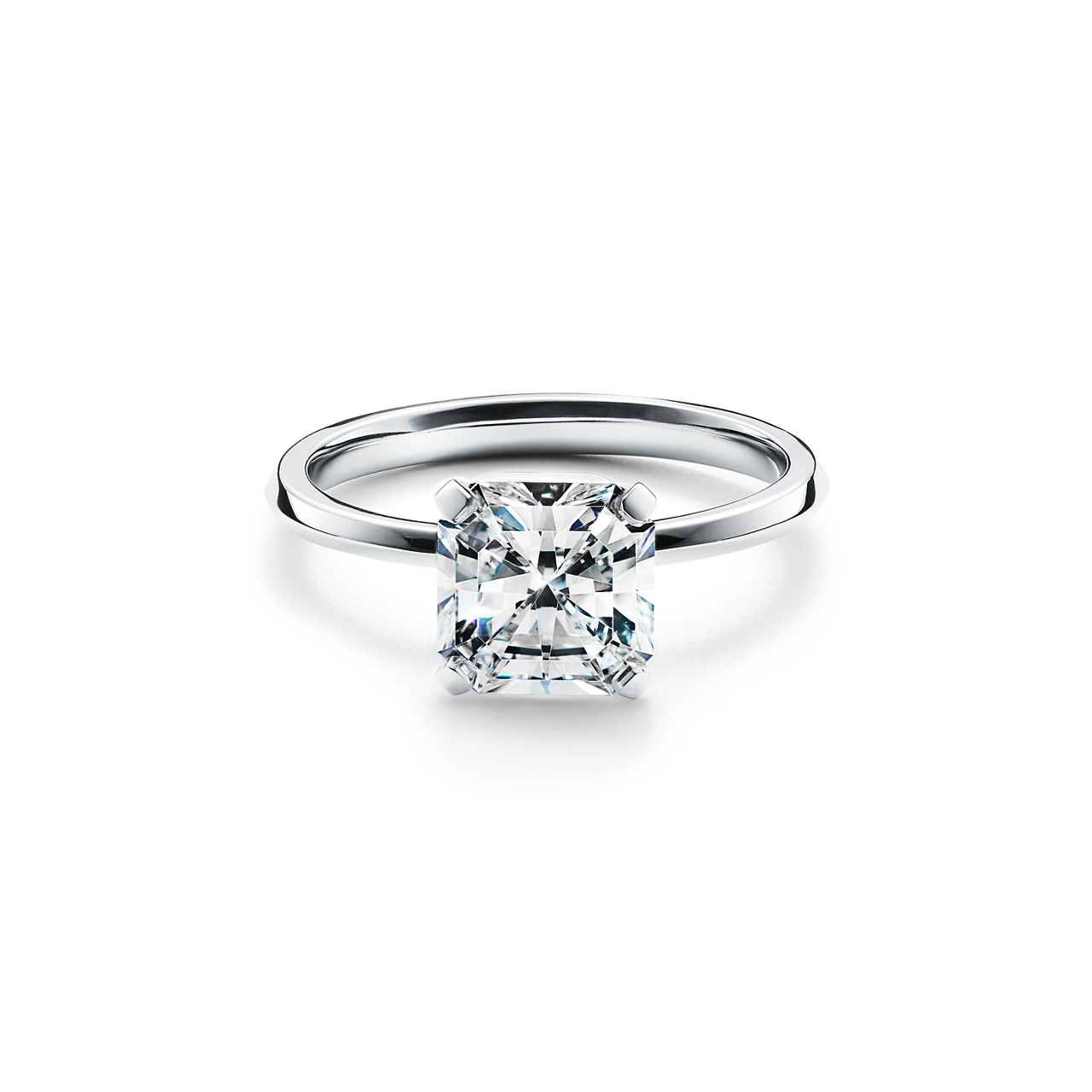 Tiffany True®: Engagement Ring with a Tiffany True®: Diamond in Platinum image number 0