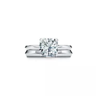 Tiffany True&reg; Engagement Ring with a Tiffany True&reg; Diamond in Platinum , 7