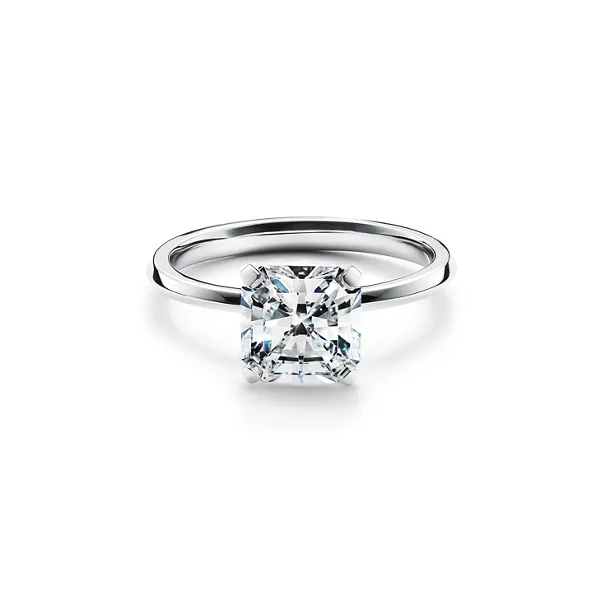 Engagement Ring with a Tiffany True® Diamond in Platinum