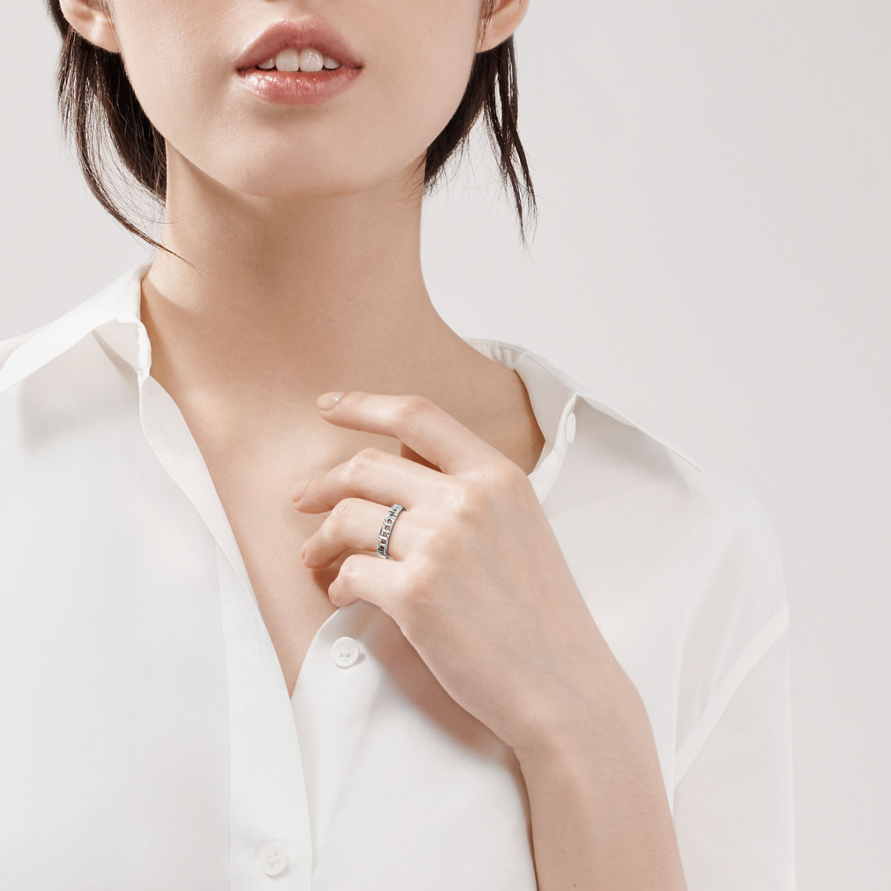 Collezione Tiffany T:Anello True in oro bianco numero immagine 2
