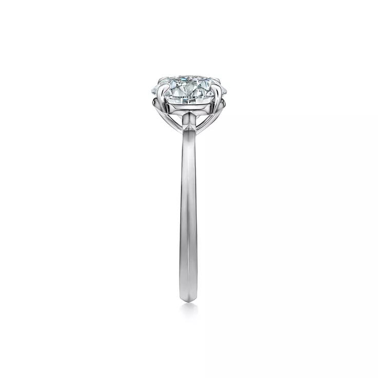 Tiffany True&reg; Engagement Ring with a Round Brilliant Diamond , 4