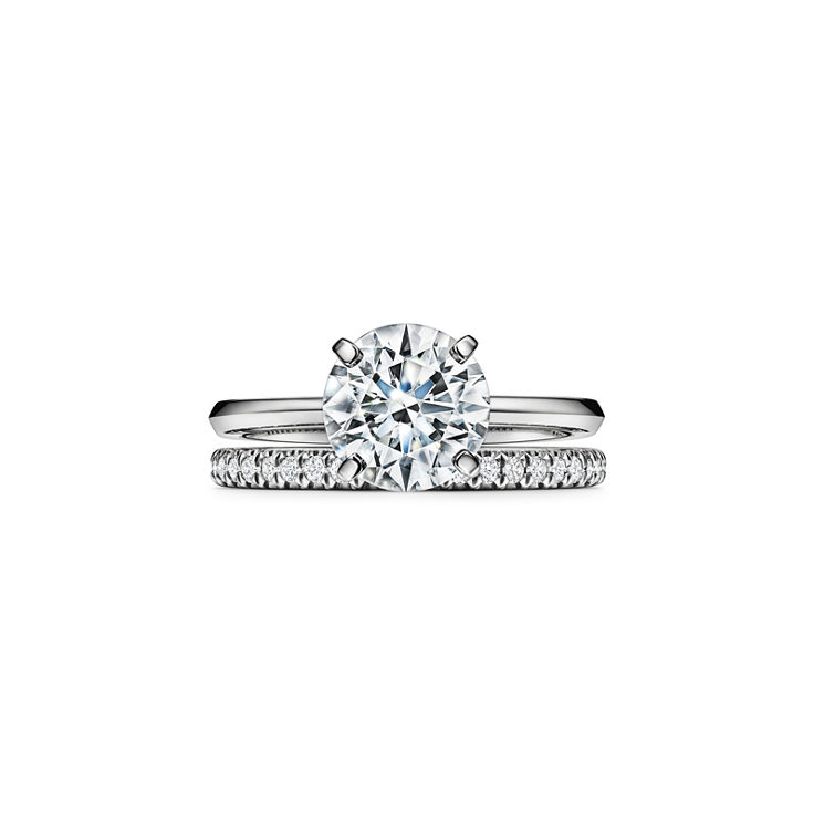 Tiffany True®: Engagement Ring with a Round Brilliant Diamond image number 8