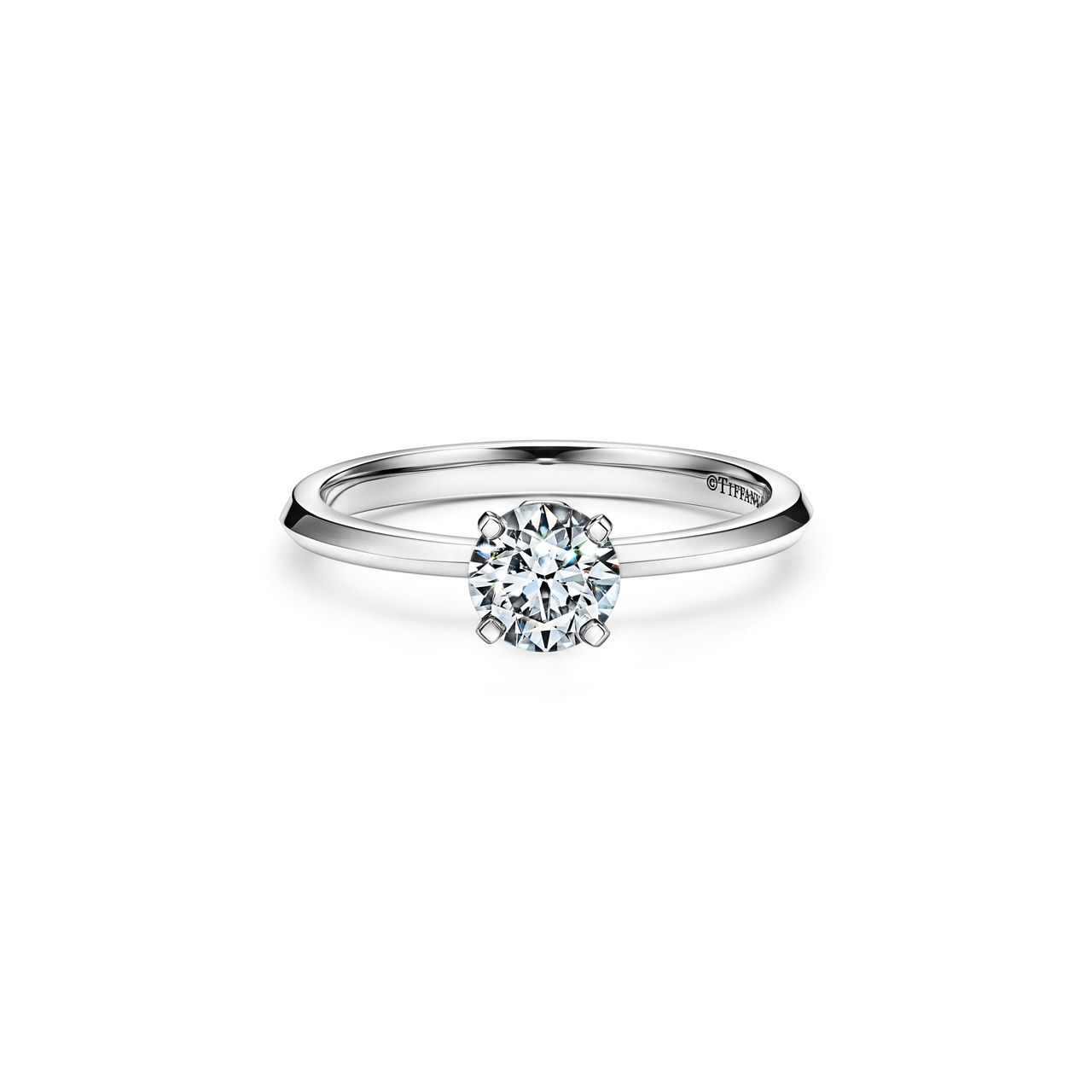 Tiffany True®:Engagement Ring with a Round Brilliant Diamond