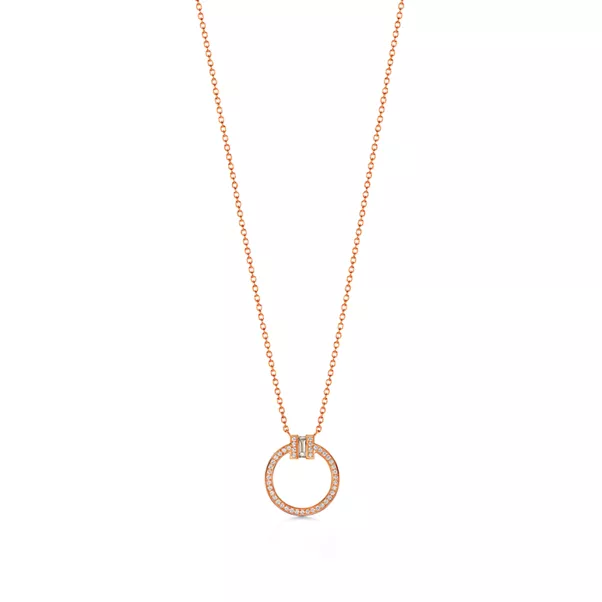 Diamant-Anhänger in Roségold mit einem Diamanten im Baguetteschliff
