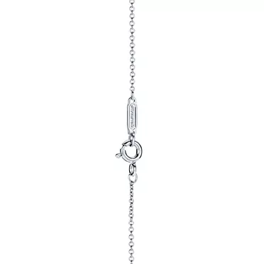 Tiffany T:Diamond Pendant in White Gold with a Baguette Diamond, 3