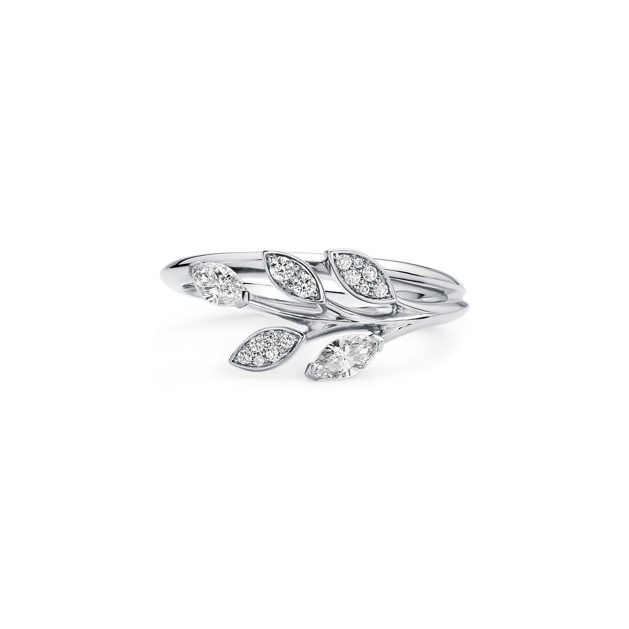 Bague motif vigne en platine 950 millièmes et diamants 