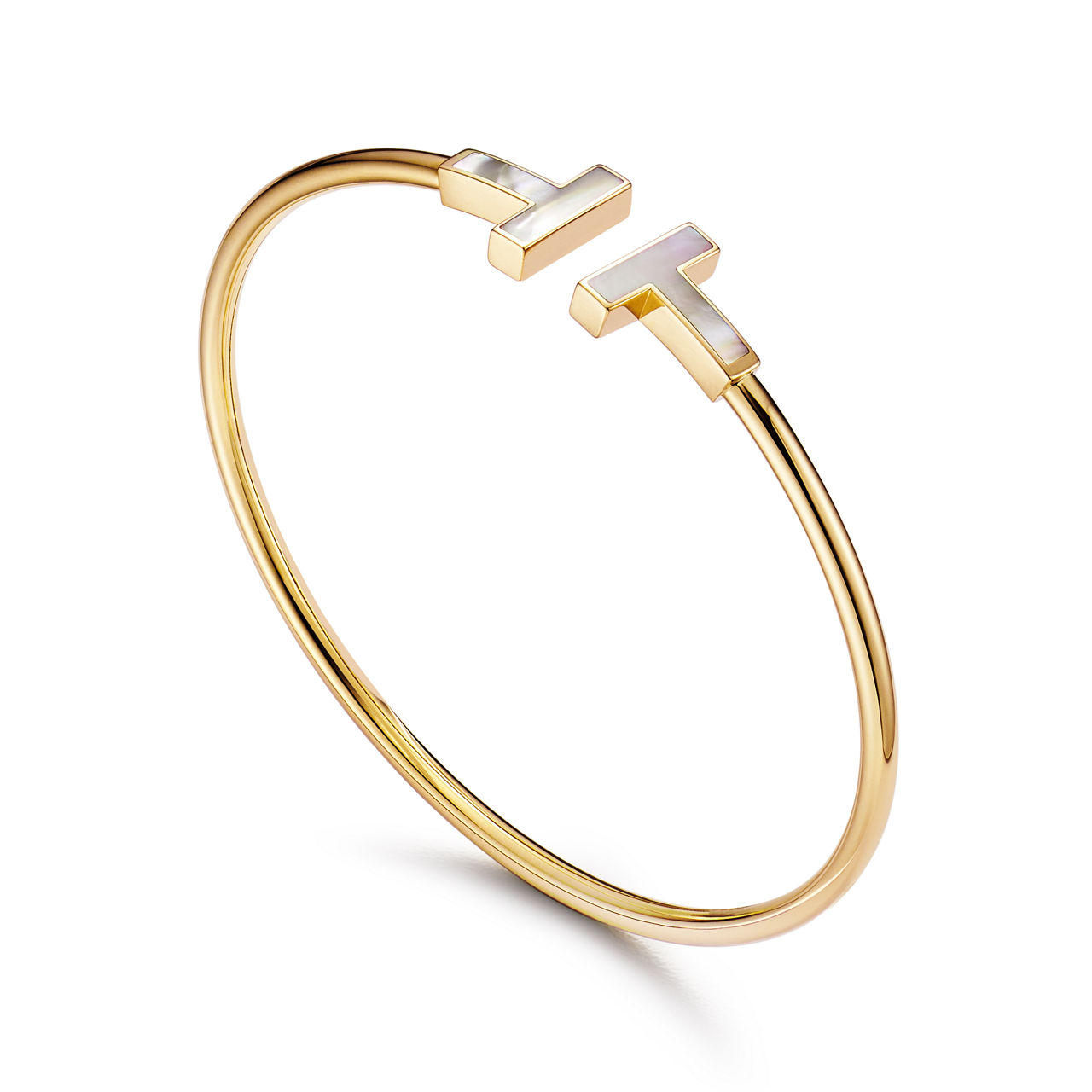 Tiffany T:Wire Bracelet in Yellow Gold with Mother-of-pearl image number 2