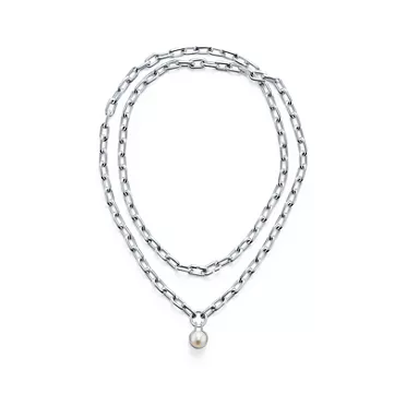 Tiffany HardWear:Freshwater Pearl Necklace in Sterling Silver, 32" in Sterling Silver, 2
