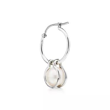 Tiffany HardWear:Pearl Hoop Earrings in Sterling Silver in Sterling Silver, 3