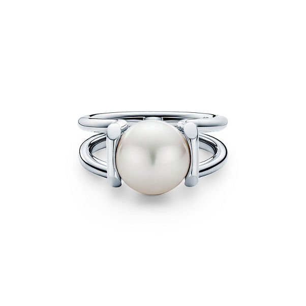 Tiffany HardWear:Freshwater Pearl Ring in Sterling Silver 