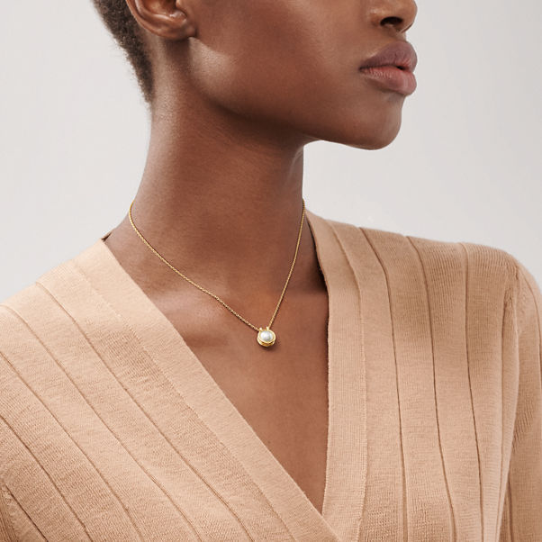 Tiffany HardWear:South Sea Pearl Link Pendant in 18k Gold, 16" 