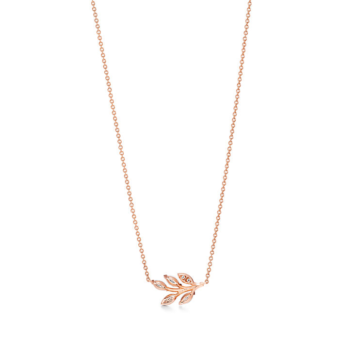 Tiffany Victoria®:Diamond Vine Pendant in 18k Rose Gold image number 2