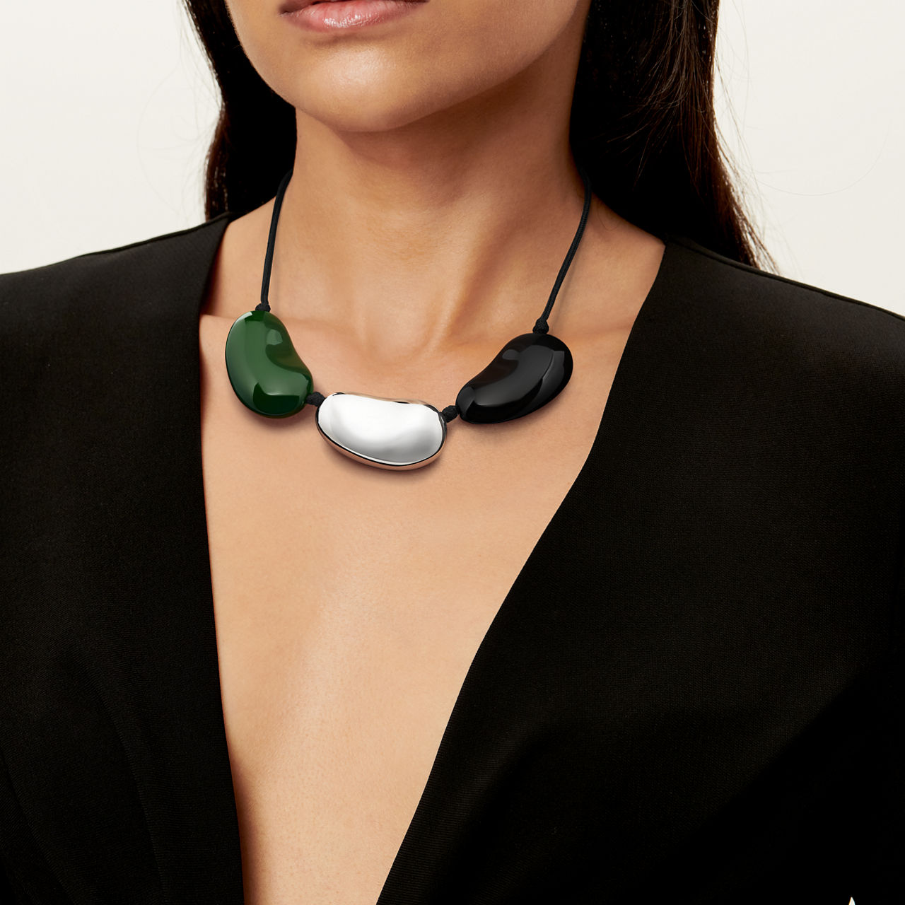 Bean Design Halskette in Silber und Lack auf japanischem Edelholz
