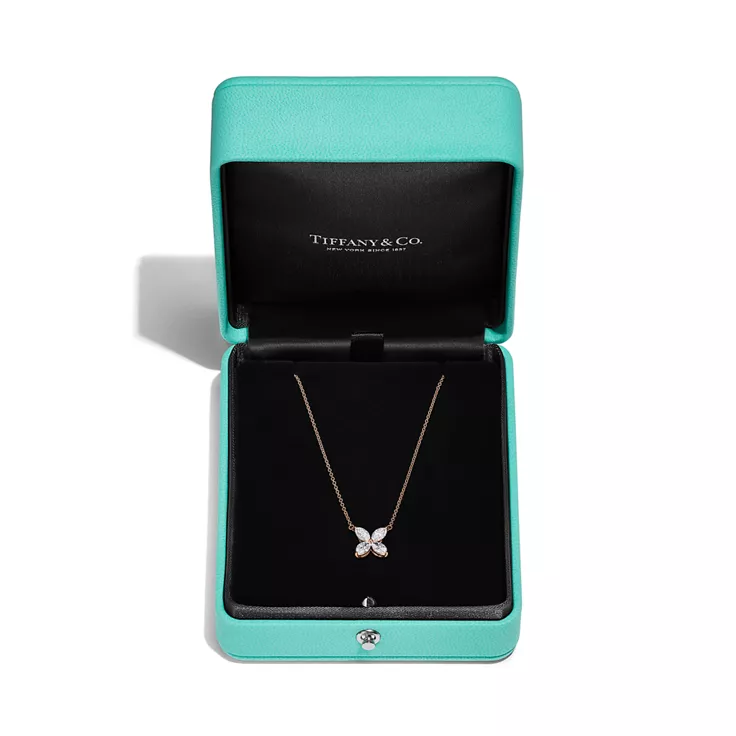 Tiffany Victoria®:Diamond Pendant in 18k Rose Gold, 4