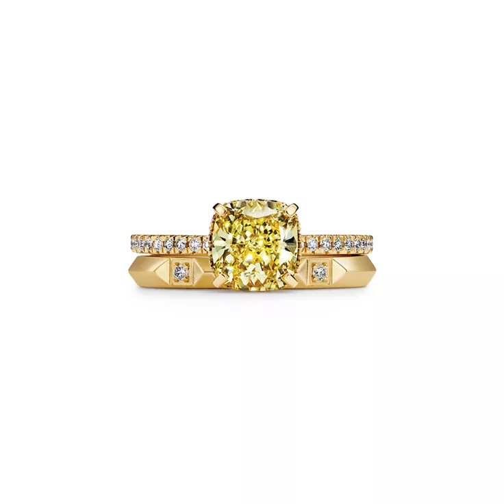 Tiffany True&reg;:Engagement Ring with a Cushion-cut Yellow Diamond and an 18k Yellow Gold Diamond Band, 4