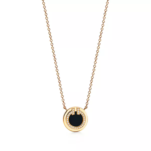 Circle Anhänger mit Diamant und schwarzem Onyx in Gelbgold