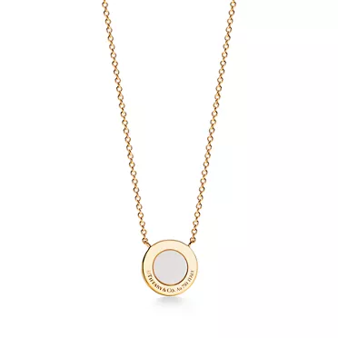 Tiffany T:Diamond and Mother-of-pearl Circle Pendant in Yellow Gold, 2