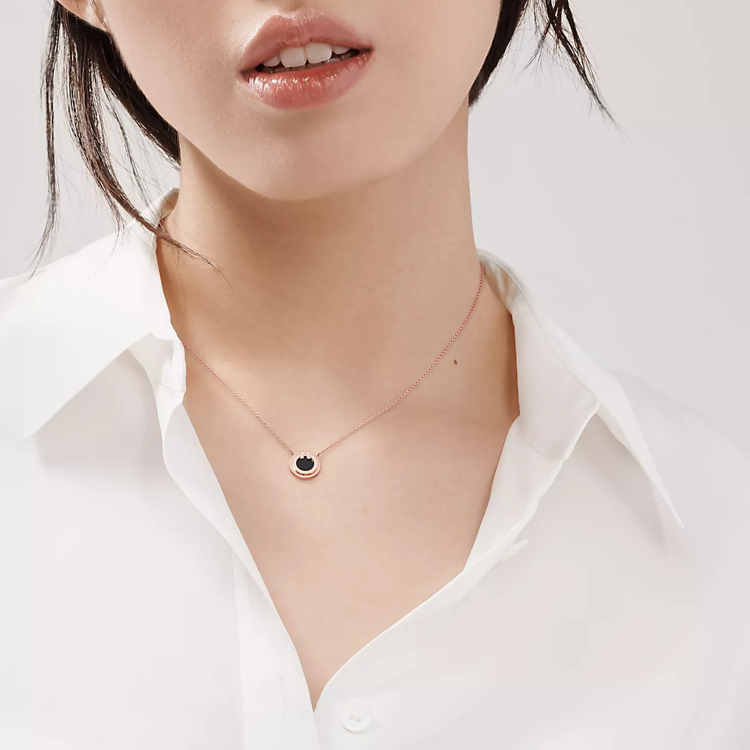 Tiffany T:다이아몬드와 블랙 오닉스 서클 펜던트, 18K 로즈 골드, 40.6~45.7cm 이미지 번호 1