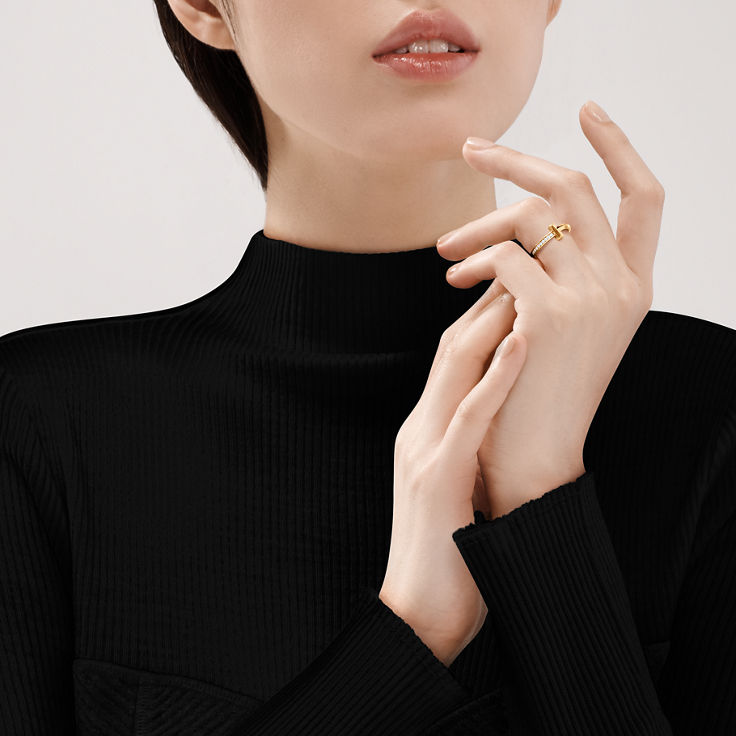Tiffany T:Bague T1 en or jaune 18 carats et diamants numéro dimage {1}