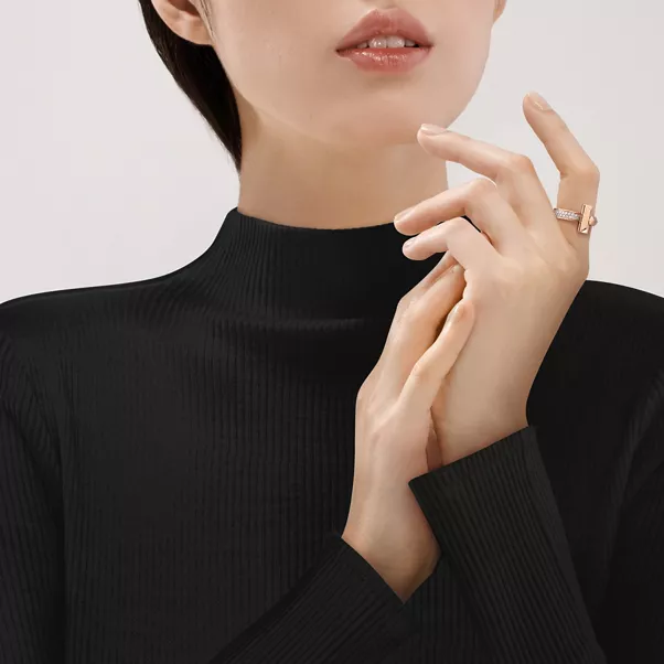 T1 Ring in Rose Gold with Diamonds