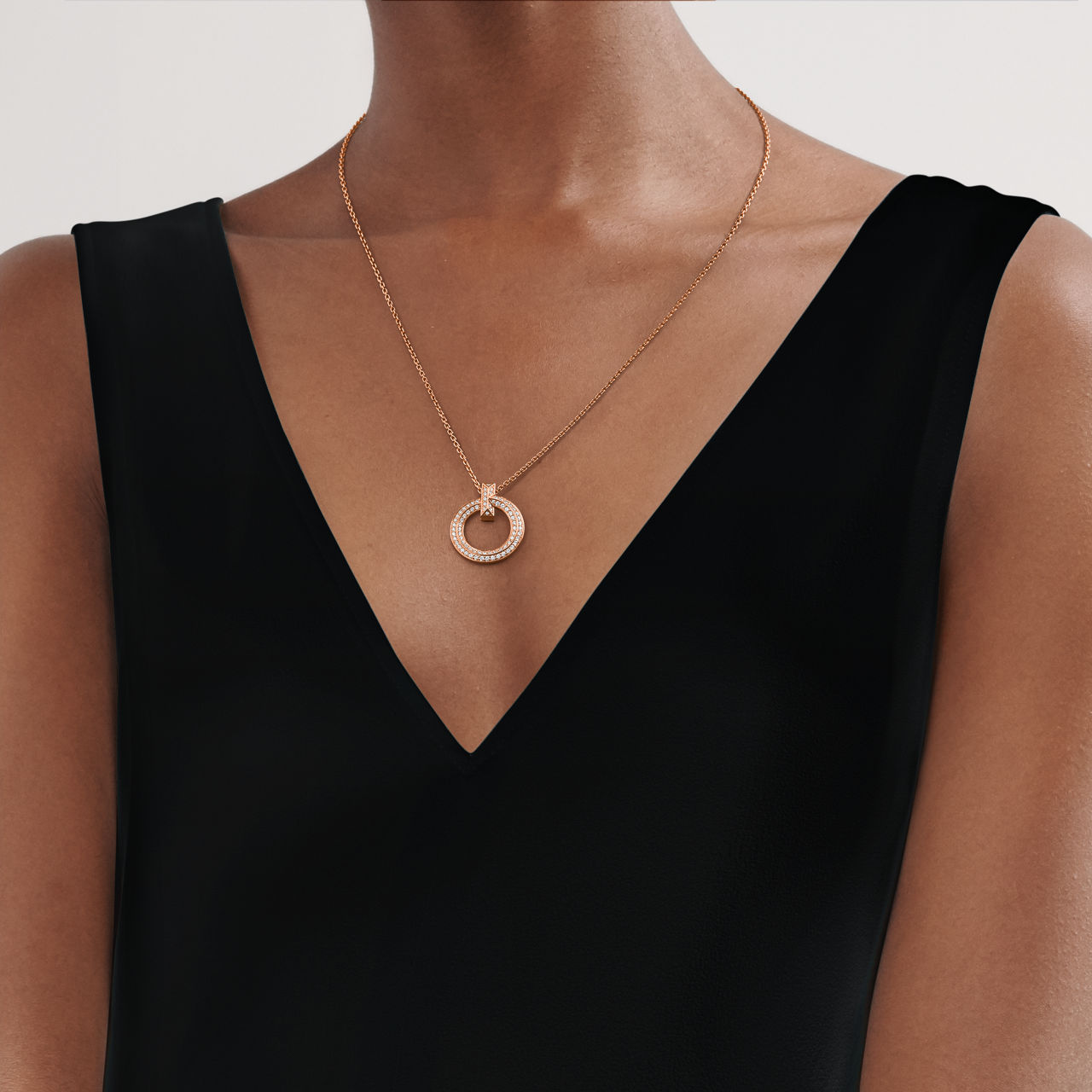 T1 Circle Pendant in 18k Rose Gold with Diamonds
