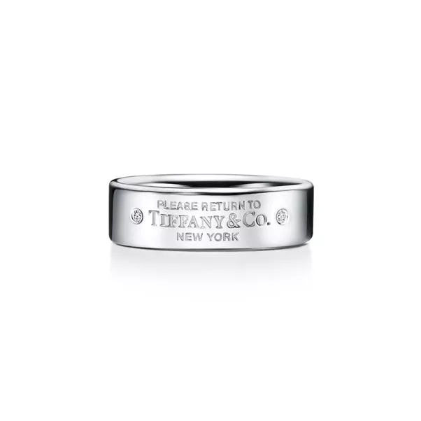 Return to Tiffany&trade;:Schmaler Ring in Sterlingsilber mit Diamanten
