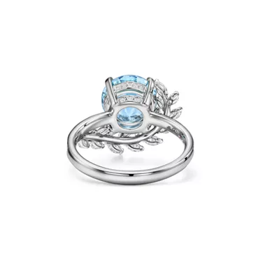 Tiffany Victoria®:Vine Ring in Platinum with an Aquamarine and Diamonds, 3