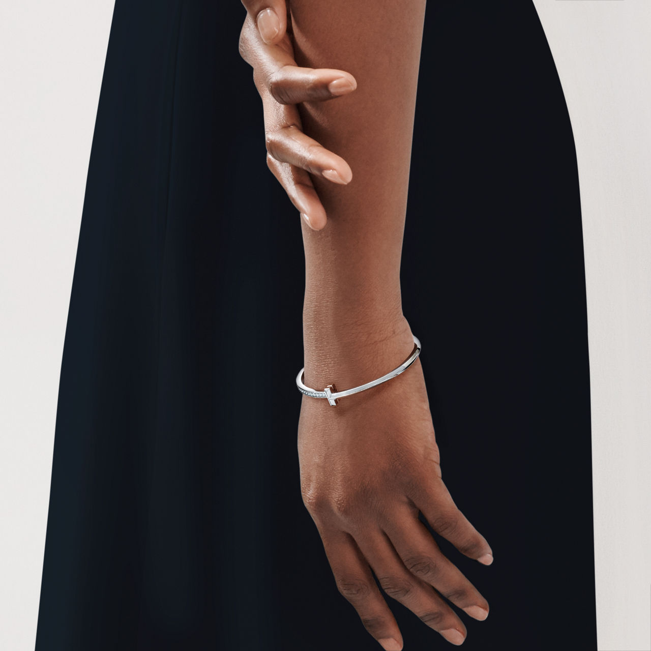 T1 Narrow Diamond Hinged Bangle in White Gold