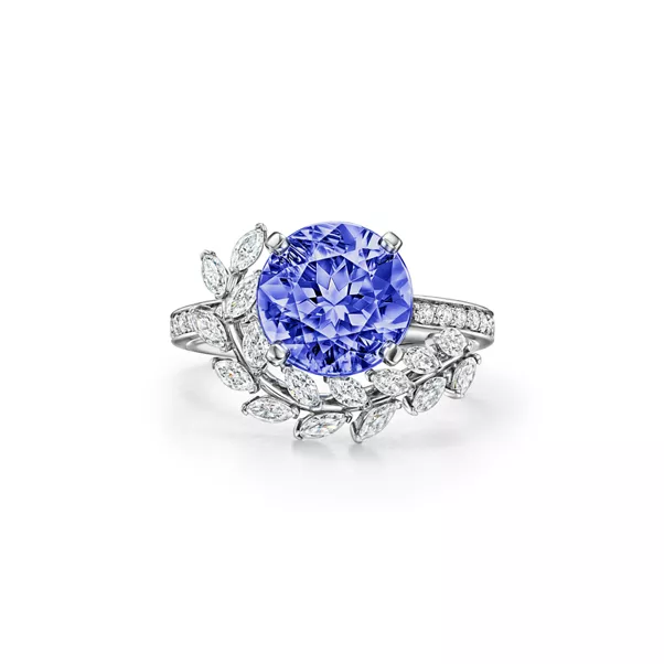 Vine Ring in Platinum with a Tanzanite and Diamonds