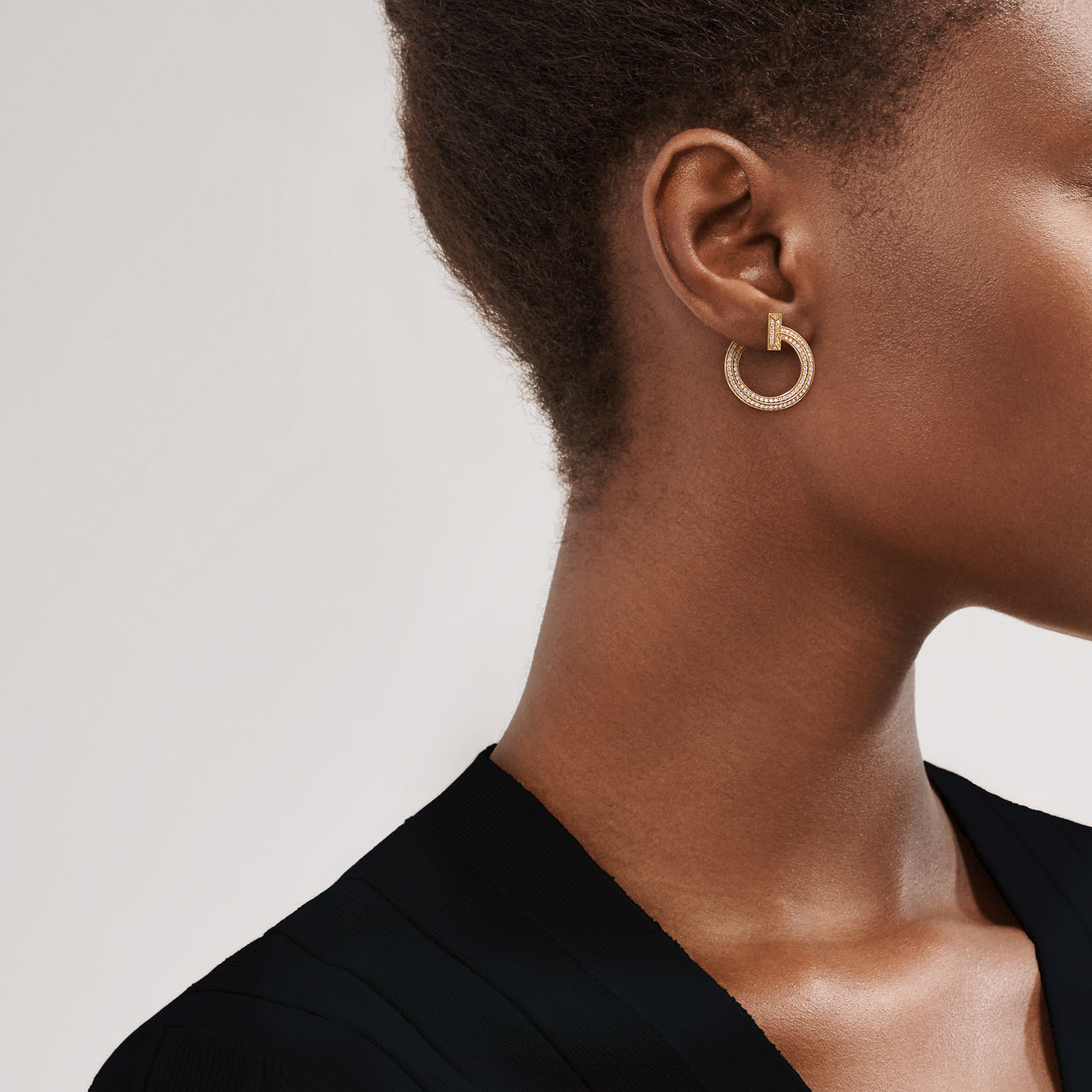 T One Offene Creolen in Gold mit Diamanten