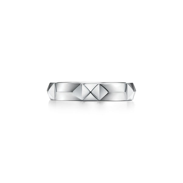 Tiffany True®:Band Ring in Platinum, 4 mm Wide