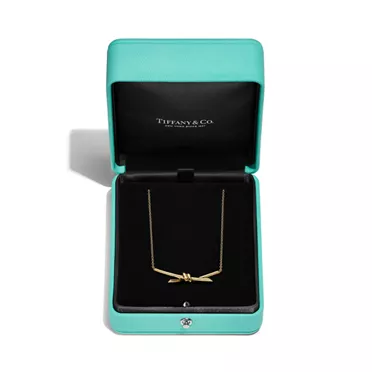 Tiffany Knot:Pendant in Yellow Gold, 6