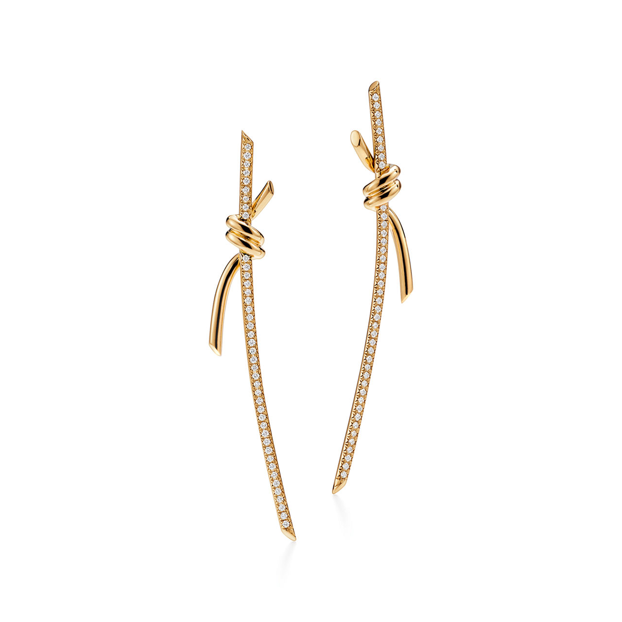 Pendientes largos en oro amarillo con diamantes