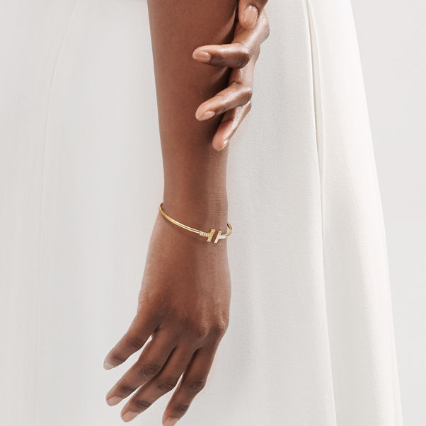 Tiffany T:Wire Bracelet in Yellow Gold with Mother-of-pearl and Diamonds