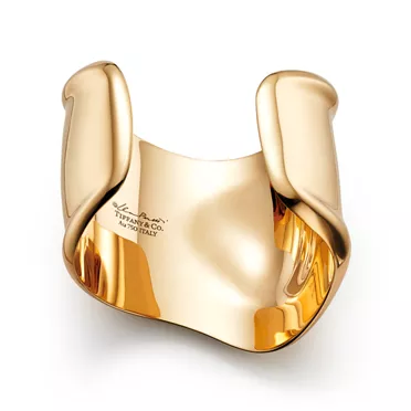 Elsa Peretti®:Medium Bone Cuff in Yellow Gold, 61 mm Wide, 3