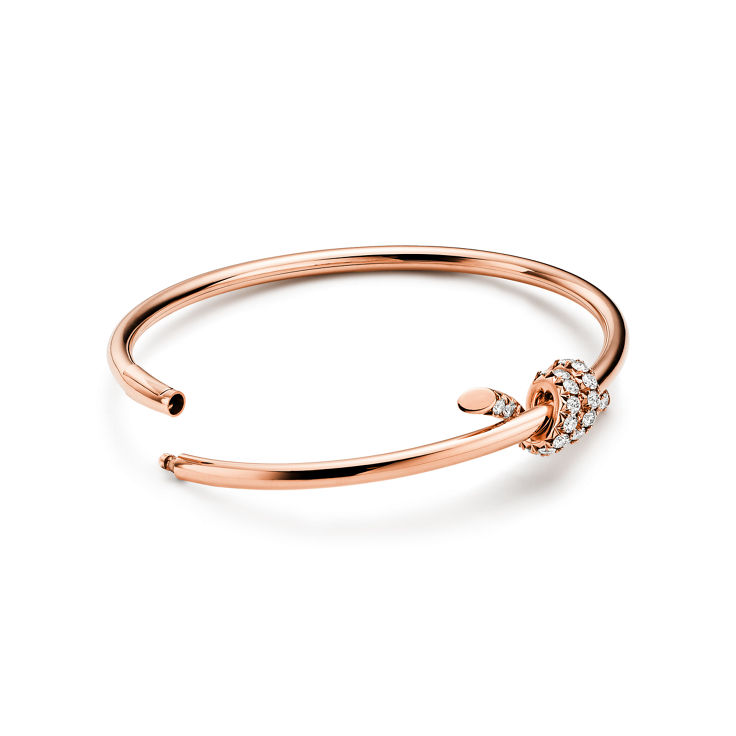 Tiffany Knot:Wire Bangle in Rose Gold with Diamonds image number 5