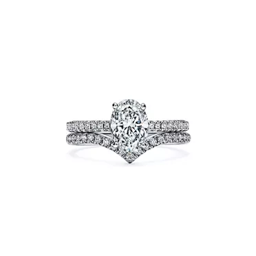 Tiffany Novo®:Oval Brilliant Engagement Ring with a Pavé Diamond Platinum Band, 6