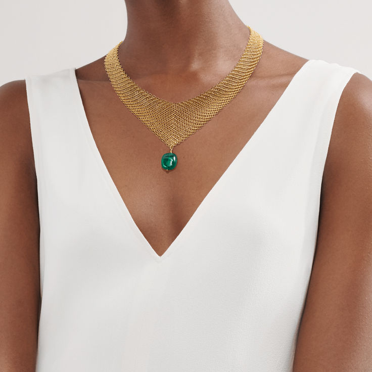 Elsa Peretti®:Mesh Bib Necklace in 18k Gold with a Tumbled Emerald Bead image number 1