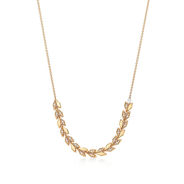 Tiffany Victoria®:Vine East West Pendant in Yellow Gold with Diamonds