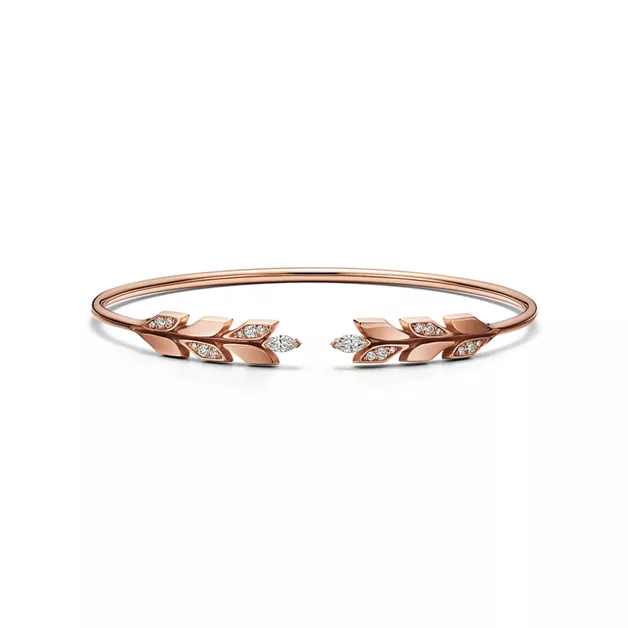 Tiffany Victoria®:Vine Wire Bracelet in Rose Gold with Diamonds image number 0