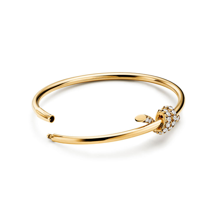 Tiffany Knot:Wire Bangle in Yellow Gold with Diamonds image number 5