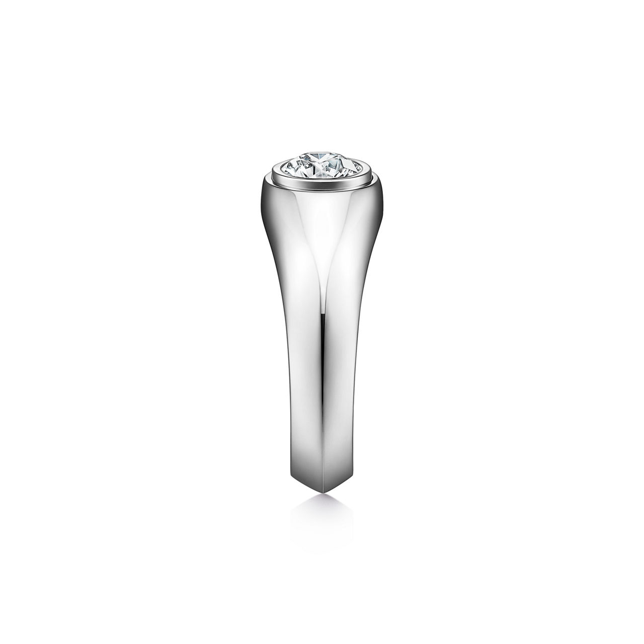 The Charles Tiffany Setting:Men's Engagement Ring in Platinum with a Round Brilliant Diamond image number 3