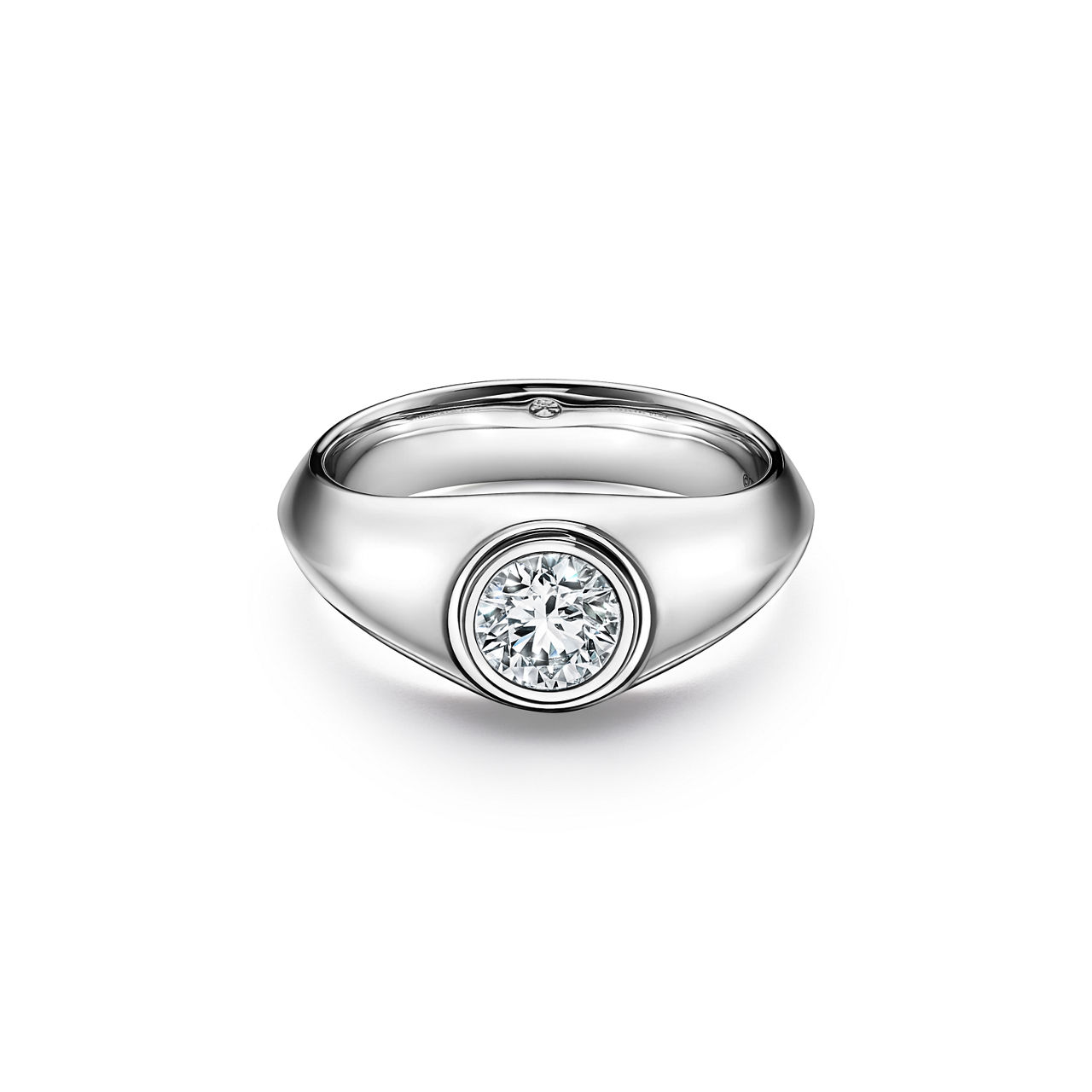 Men's Engagement Ring in Platinum with a Round Brilliant Diamond