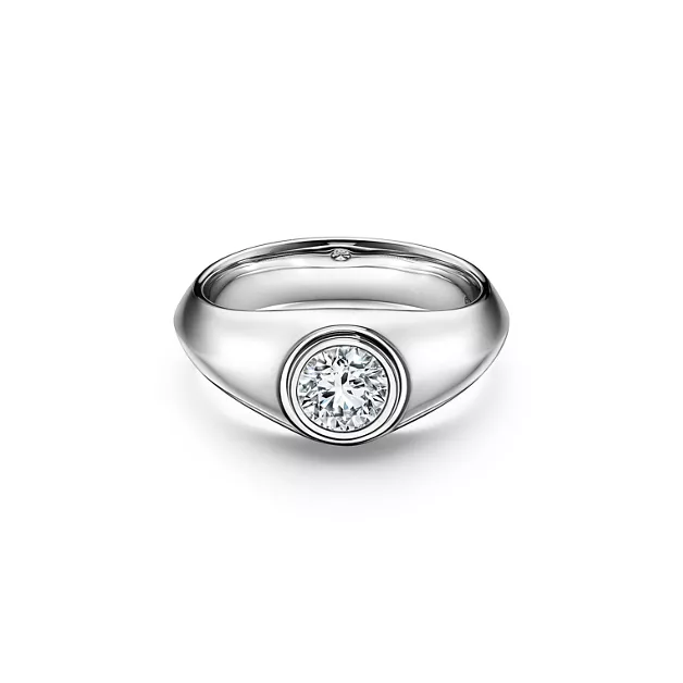 The Charles Tiffany Setting:Men's Engagement Ring in Platinum with a Round Brilliant Diamond image number 0