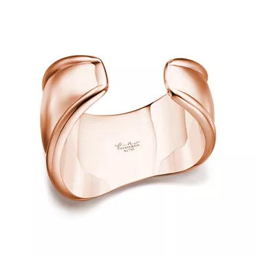 Elsa Peretti®:Small Bone Cuff in Rose Gold with White Nephrite Jade, 3