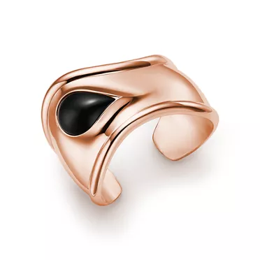 Elsa Peretti®:Small Bone Cuff in Rose Gold with Black Jade, 2