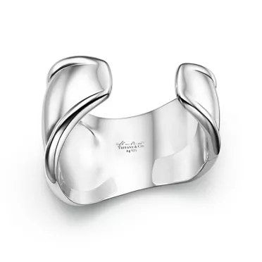 Elsa Peretti®:Small Bone Cuff in Silver with Tiger Iron, 3