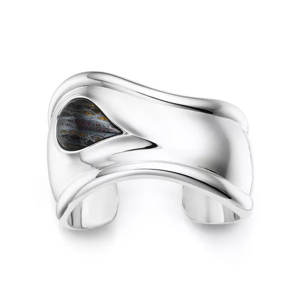 Kleiner Bone Cuff in Silber mit Tigereisen